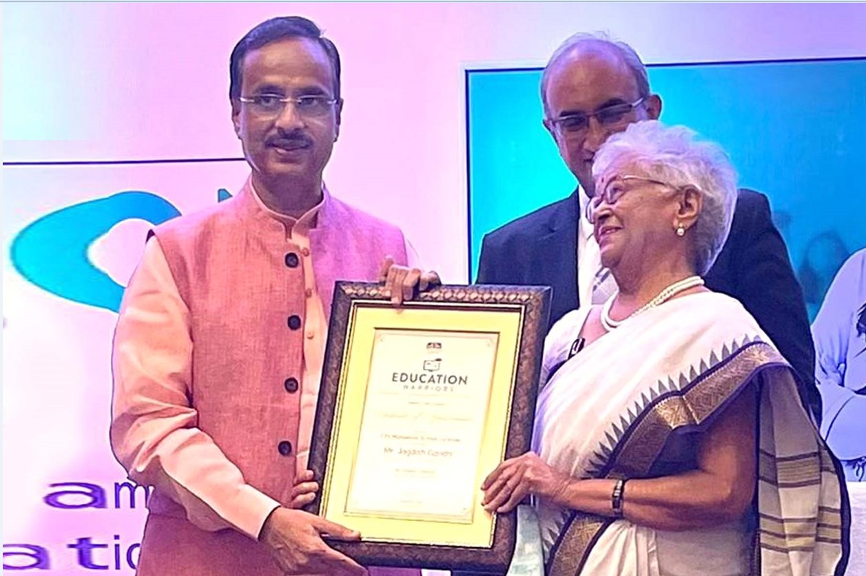 डा. भारती गाँधी को मिला ‘एजूकेशन वॉरियर’ अवार्ड डा. भारती गाँधी को मिला ‘एजूकेशन वॉरियर’ अवार्ड