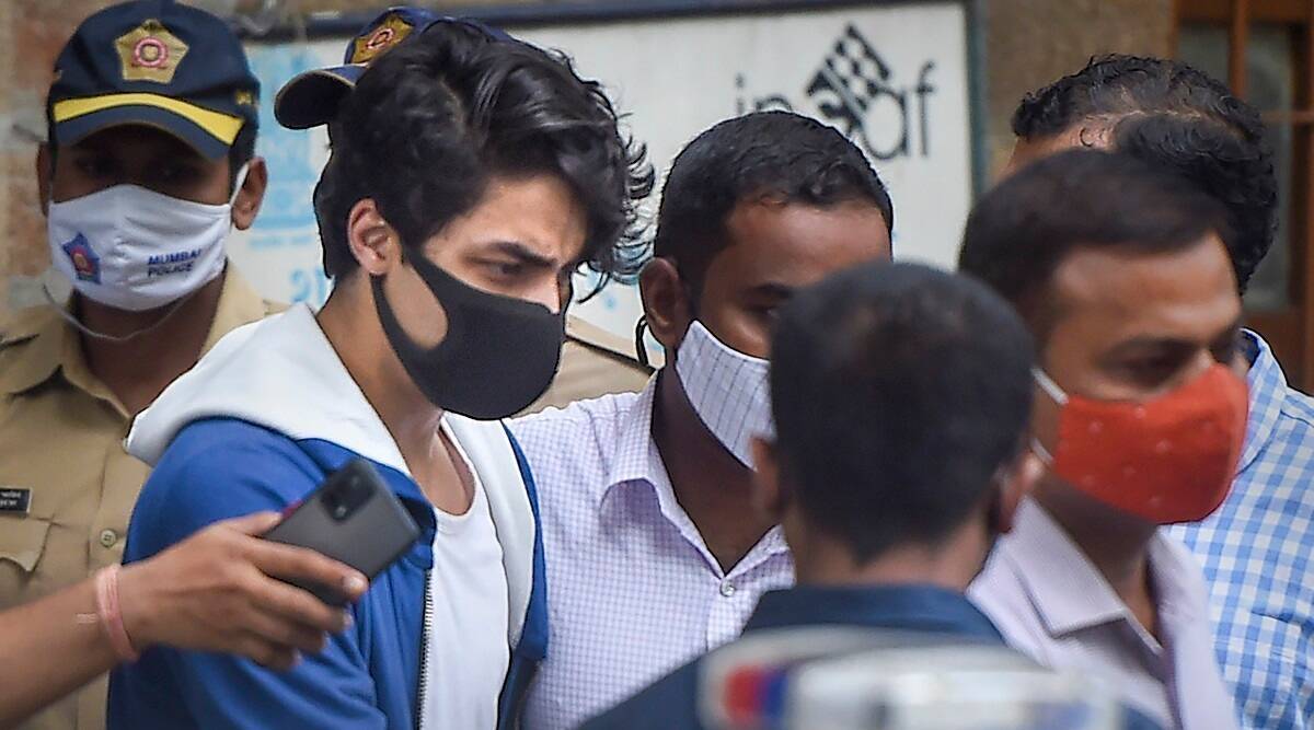 Aryan Khan Drugs Case: क्या आज आर्यन खान को मिलेगी बेल? इस पर हाईकोर्ट में ढाई बजे होगी सुनवाई Aryan Khan Drugs Case: क्या आज आर्यन खान को मिलेगी बेल? इस पर हाईकोर्ट में ढाई बजे होगी सुनवाई