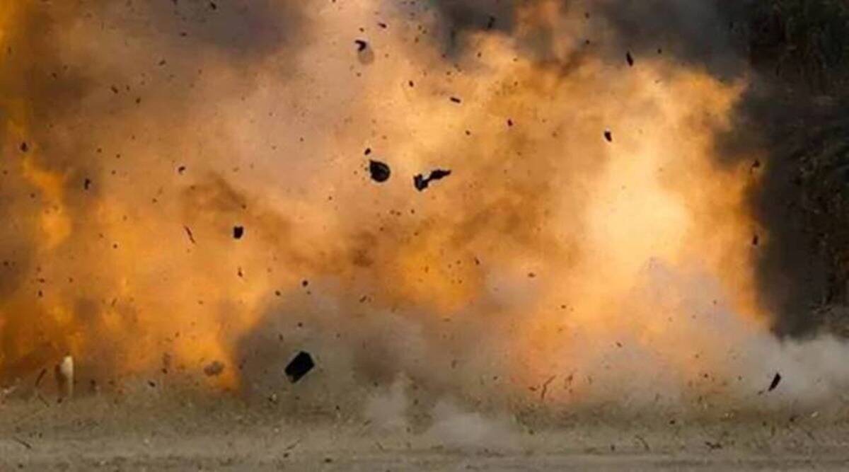 Breaking News: रायपुर रेलवे स्टेशन में हुआ ब्लॉस्ट, CRPF के 6 जवान घायल Breaking News: रायपुर रेलवे स्टेशन में हुआ ब्लॉस्ट, CRPF के 6 जवान घायल