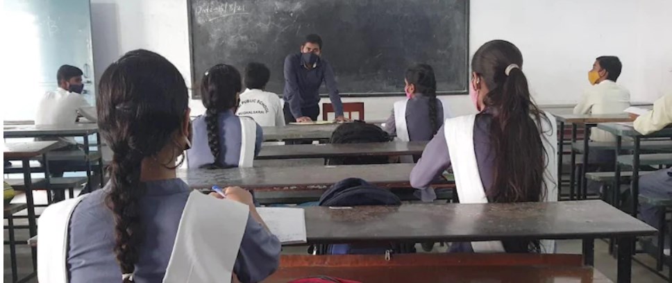 उत्तर प्रदेश मे 7 फरवरी से खुल सकते हैं कक्षा 9 से 12 तक के स्कूल उत्तर प्रदेश मे 7 फरवरी से खुल सकते हैं कक्षा 9 से 12 तक के स्कूल