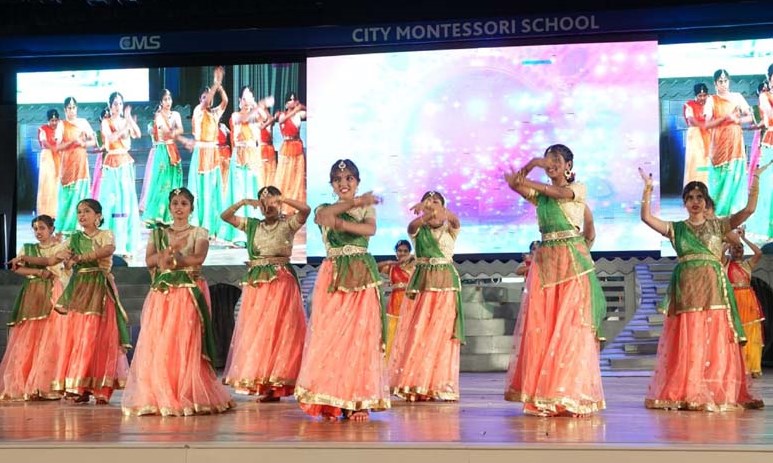CMS राजाजीपुरम (प्रथम कैम्पस) द्वारा  पैरेन्ट्स एण्ड ग्रैण्डपैरेन्ट्स ईवनिंग का भव्य आयोजन
