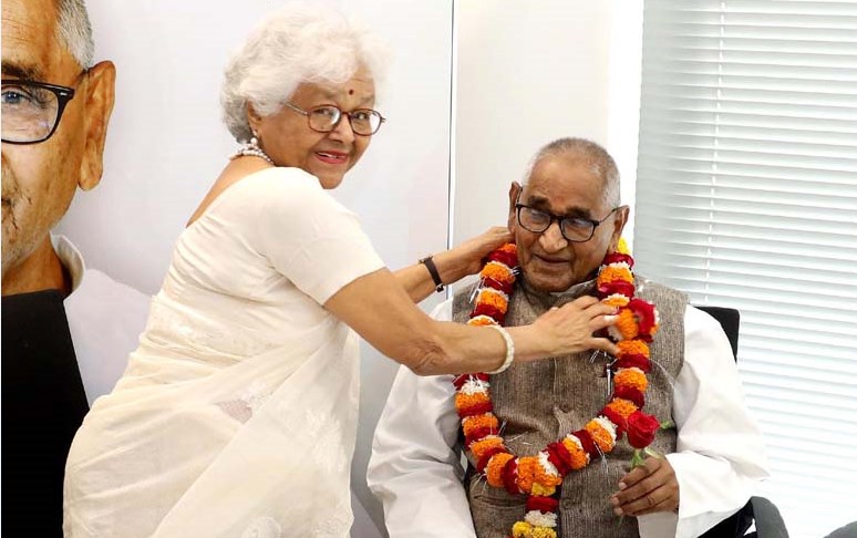 सादगी व सद्भावना से मनाया गया प्रख्यात शिक्षाविद् डा. जगदीश गाँधी का जन्मदिन सादगी व सद्भावना से मनाया गया प्रख्यात शिक्षाविद् डा. जगदीश गाँधी का जन्मदिन
