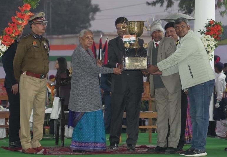 ‘बीटिंग द रिट्रीट’ समारोह में सी.एम.एस.  को सर्वाधिक 10 पुरस्कार मिले