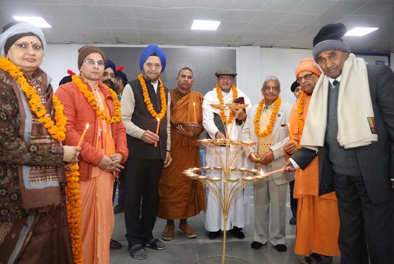 सी.एम.एस. छात्रों ने निकाला ‘धार्मिक सद्भावना मार्च’