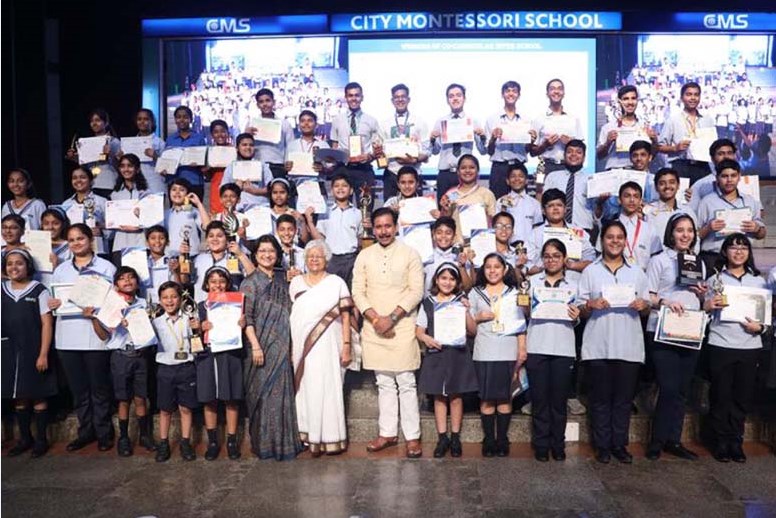 सी.एम.एस. के मेधावी छात्र कैबिनेट मंत्री श्री अनिल राजभर द्वारा सम्मानित सी.एम.एस. के मेधावी छात्र कैबिनेट मंत्री श्री अनिल राजभर द्वारा सम्मानित