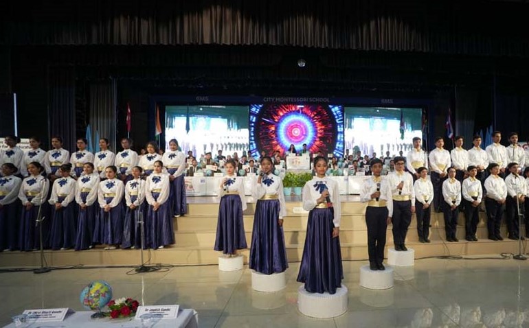 वार्षिक परीक्षा में कीर्तिमान स्थापित करने वाले मेधावी छात्र सम्मानित वार्षिक परीक्षा में कीर्तिमान स्थापित करने वाले मेधावी छात्र सम्मानित