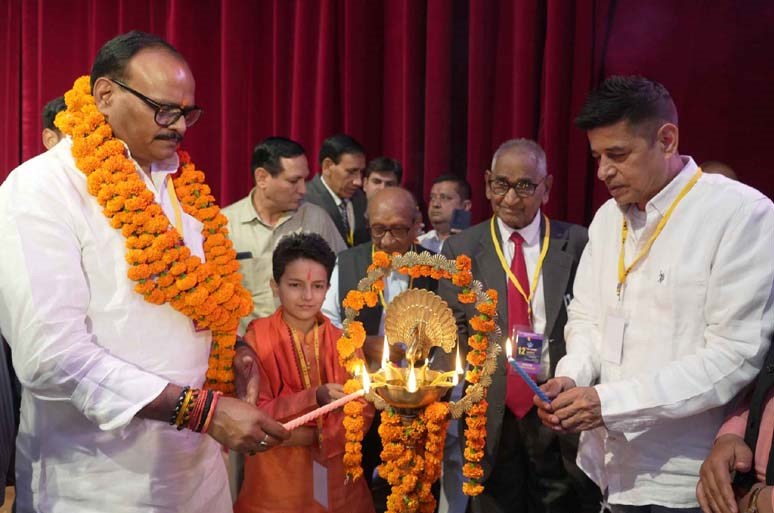 किशोरों व युवाओं को जीवन मूल्यों की शिक्षा देने में सफल होगा बाल फिल्मोत्सव : बृजेश पाठक किशोरों व युवाओं को जीवन मूल्यों की शिक्षा देने में सफल होगा बाल फिल्मोत्सव : बृजेश पाठक