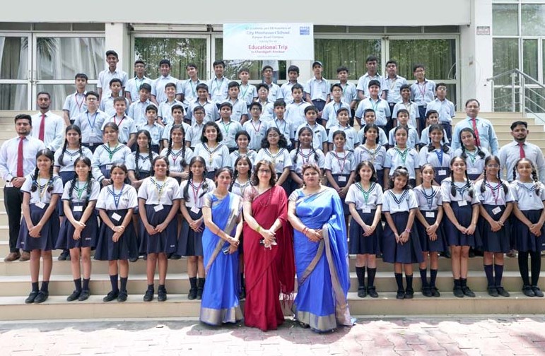 अटारी बाघा बार्डर की शैक्षिक यात्रा पर रवाना हुआ सी.एम.एस. का 75 सदस्यीय छात्र दल