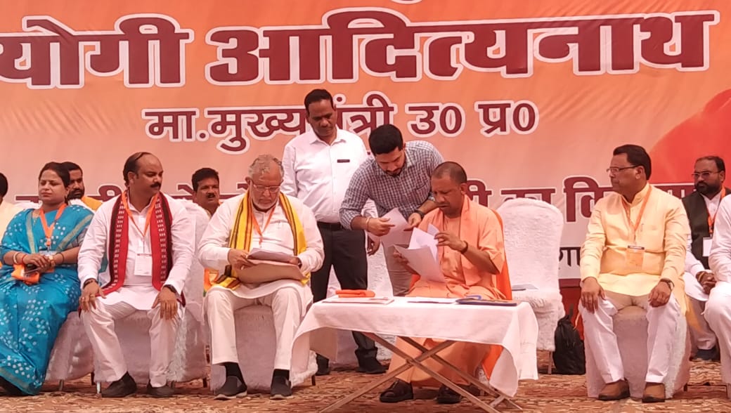 डबल इंजन की सरकार आपदा के समय पीड़ितों की सहायता को पूरी तरह प्रतिबद्ध : योगी आदित्यनाथ डबल इंजन की सरकार आपदा के समय पीड़ितों की सहायता को पूरी तरह प्रतिबद्ध : योगी आदित्यनाथ