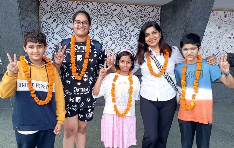 लंदन में आयोजित ‘अन्तर्राष्ट्रीय बाल शिविर’ में प्रतिभाग कर स्वदेश लौटा सी.एम.एस. छात्र दल लंदन में आयोजित ‘अन्तर्राष्ट्रीय बाल शिविर’ में प्रतिभाग कर स्वदेश लौटा सी.एम.एस. छात्र दल