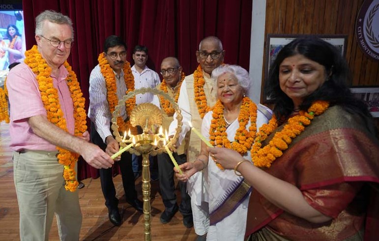 सी.एम.एस. एनुअल पैरेन्ट्स डे समारोह में छात्रों का कला-कौशल देखने को मिला सी.एम.एस. एनुअल पैरेन्ट्स डे समारोह में छात्रों का कला-कौशल देखने को मिला