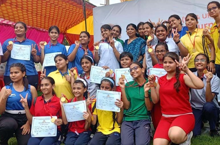 बॉक्सिंग चैम्पियनशिप में सी.एम.एस. छात्रों ने 26 गोल्ड मेडल के साथ कुल 41 पदक जीते बॉक्सिंग चैम्पियनशिप में सी.एम.एस. छात्रों ने 26 गोल्ड मेडल के साथ कुल 41 पदक जीते
