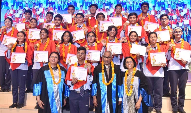 सी.एम.एस. के मेधावी छात्र सम्मानित सी.एम.एस. के मेधावी छात्र सम्मानित
