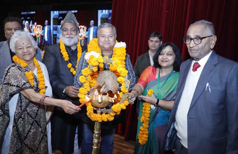 पर्यावरण की शिक्षा भावी पीढ़ी को बचपन से ही दें-स्वामी प्रेम परिवर्तन पीपल बाबा प्रख्यात पर्यावरणविद् पर्यावरण की शिक्षा भावी पीढ़ी को बचपन से ही दें-स्वामी प्रेम परिवर्तन पीपल बाबा प्रख्यात पर्यावरणविद्