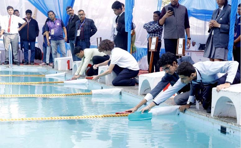 प्रतिभागी छात्रों के बीच कोलाज मेकिंग,वाद-विवाद ,रोबोटरेस प्रतियोगिताओं में कड़ी प्रतिस्पर्धा