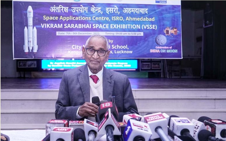 इसरो स्पेस प्रदर्शनी’छात्रों, शिक्षकों व सभी प्रबुद्ध नागरिकों के लिए अमूल्य सौगात है- डा. जगदीश गाँ इसरो स्पेस प्रदर्शनी’छात्रों, शिक्षकों व सभी प्रबुद्ध नागरिकों के लिए अमूल्य सौगात है- डा. जगदीश गाँ