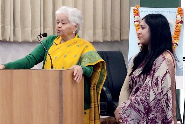 पारिवारिक एकता से ही विश्व एकता स्थापित होगी: डा. भारती गाँधी, संस्थापिका-निदेशिका, सी.एम.एस. पारिवारिक एकता से ही विश्व एकता स्थापित होगी: डा. भारती गाँधी, संस्थापिका-निदेशिका, सी.एम.एस.