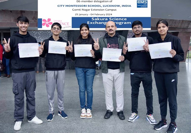 जापान से स्वदेश लौटे सी.एम.एस. छात्र दल का भव्य स्वागत