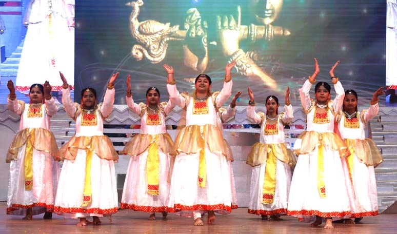 छात्रों को ‘टोटल क्वालिटी परसन बनाना विद्यालय की नैतिक जिम्मेदारी : डा. भारती गाँधी छात्रों को ‘टोटल क्वालिटी परसन बनाना विद्यालय की नैतिक जिम्मेदारी : डा. भारती गाँधी