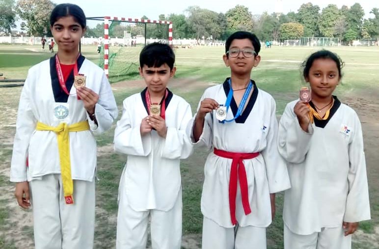 ताइक्वाण्डो में सी.एम.एस. छात्रों ने 2 गोल्ड मेडल समेत चार पदकों पर जमाया कब्जा ताइक्वाण्डो में सी.एम.एस. छात्रों ने 2 गोल्ड मेडल समेत चार पदकों पर जमाया कब्जा