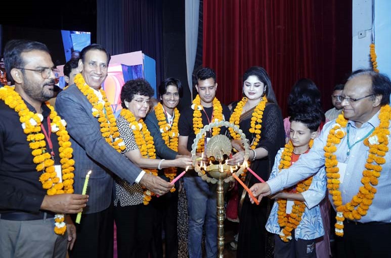 छः दिनों में लगभग 80 हजार छात्रों ने ली जीवन मूल्यों की सीख छः दिनों में लगभग 80 हजार छात्रों ने ली जीवन मूल्यों की सीख