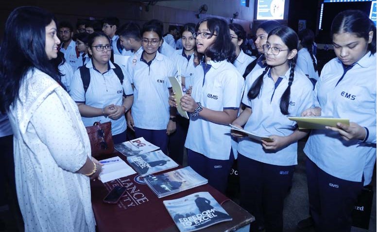 सी.एम.एस. में कैरियर काउन्सलिंग कार्यशाला का आयोजन सी.एम.एस. में कैरियर काउन्सलिंग कार्यशाला का आयोजन