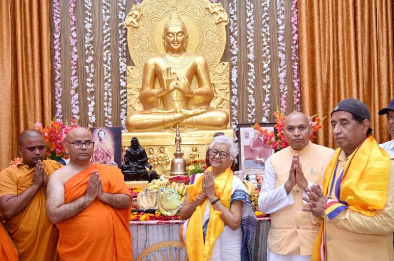सी.एम.एस. संस्थापिका डा. भारती गाँधी को मानद सदस्यता से नवाजा गया सी.एम.एस. संस्थापिका डा. भारती गाँधी को मानद सदस्यता से नवाजा गया