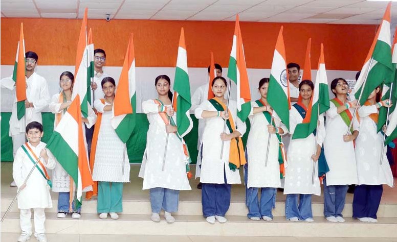 सी.एम.एस. के सभी 21 कैम्पसों में हर्षोल्लास से मनाया गया स्वतन्त्रता दिवस सी.एम.एस. के सभी 21 कैम्पसों में हर्षोल्लास से मनाया गया स्वतन्त्रता दिवस