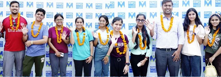 देश-विदेश से पधारी प्रतिभागी छात्र टीमों का लखनऊ में हुआ भव्य स्वागत देश-विदेश से पधारी प्रतिभागी छात्र टीमों का लखनऊ में हुआ भव्य स्वागत