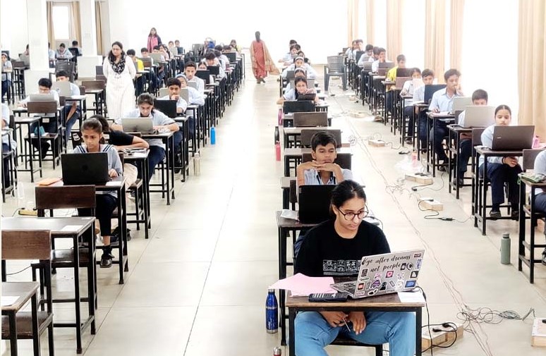 सी.एम.एस. में सम्पन्न हुई पीसैट परीक्षा