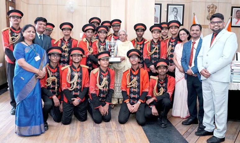 राष्ट्रीय बैण्ड प्रतियोगिता विजेता सी.एम.एस. छात्र टीम ने लिया महामहिम राज्यपाल का आशीर्वाद राष्ट्रीय बैण्ड प्रतियोगिता विजेता सी.एम.एस. छात्र टीम ने लिया महामहिम राज्यपाल का आशीर्वाद