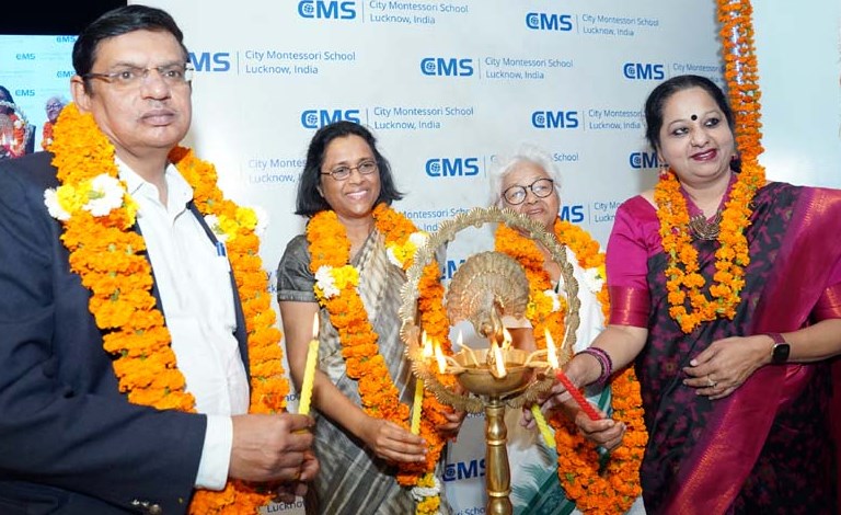 बच्चों में चारित्रिक गुणों का विकास करें शिक्षक व अभिभावक: श्री अवनीश कुमार सिंह, डेप्युटी रजिस्ट्रा बच्चों में चारित्रिक गुणों का विकास करें शिक्षक व अभिभावक: श्री अवनीश कुमार सिंह, डेप्युटी रजिस्ट्रा