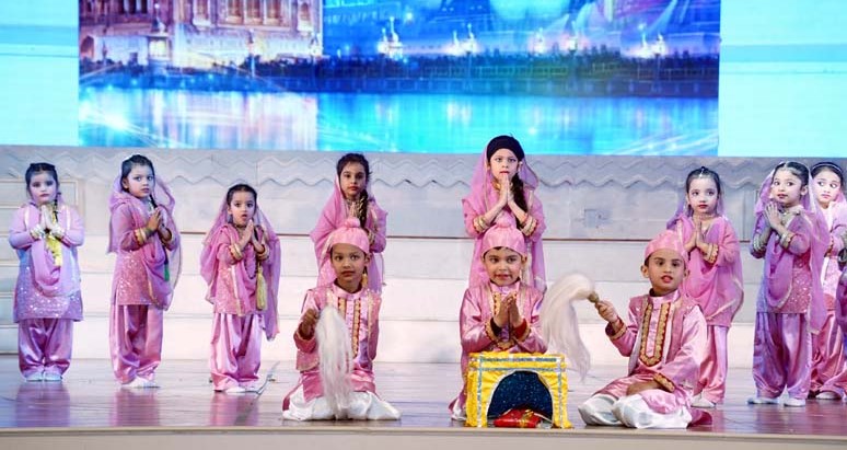सी.एम.एस. चौक कैम्पस द्वारा ‘वार्षिक समारोह’ का भव्य आयोजन सी.एम.एस. चौक कैम्पस द्वारा ‘वार्षिक समारोह’ का भव्य आयोजन