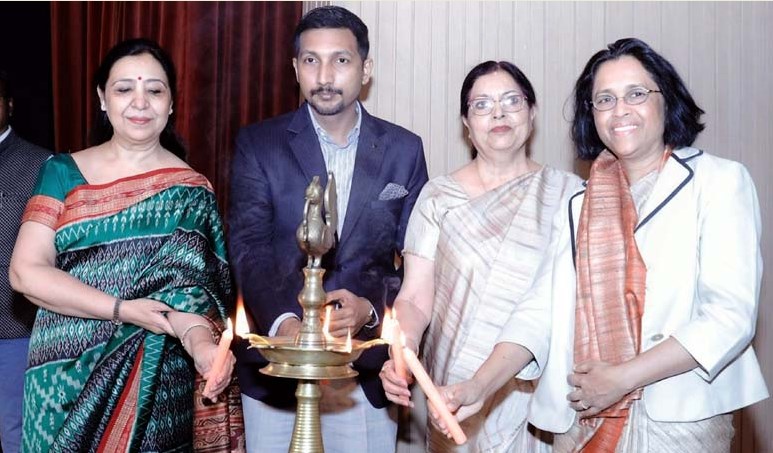 छात्रों को उद्देश्यपूर्ण एवं सर्वांगीण शिक्षा प्रदान करने में सी.एम.एस. अग्रणी है: श्री विशाक जी, छात्रों को उद्देश्यपूर्ण एवं सर्वांगीण शिक्षा प्रदान करने में सी.एम.एस. अग्रणी है: श्री विशाक जी,