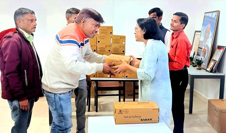 सी.एम.एस. इलेक्ट्रिशियनों के लिए विद्युत सुरक्षा कार्यशाला का आयोजन सी.एम.एस. इलेक्ट्रिशियनों के लिए विद्युत सुरक्षा कार्यशाला का आयोजन