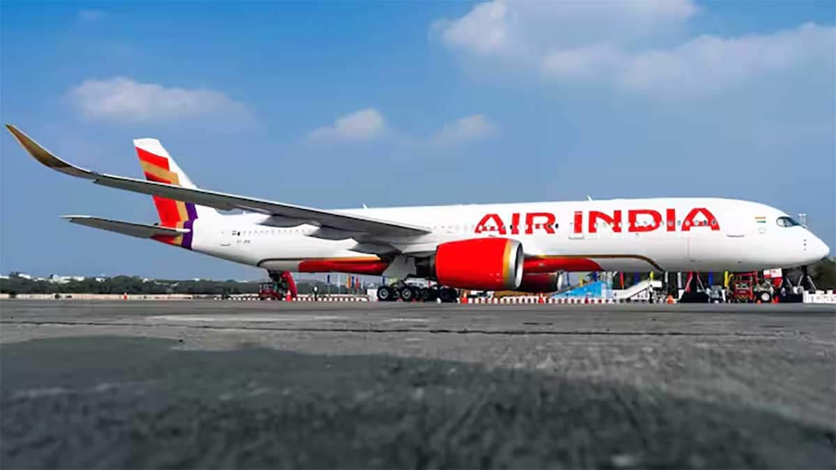 Air India Flight Bomb Threat: मुंबई से दिल्ली आ रही फ्लाइट में बम की सूचना से मचा हड़कंप, जांच में निकली... Air India Flight Bomb Threat: मुंबई से दिल्ली आ रही फ्लाइट में बम की सूचना से मचा हड़कंप, जांच में निकली...