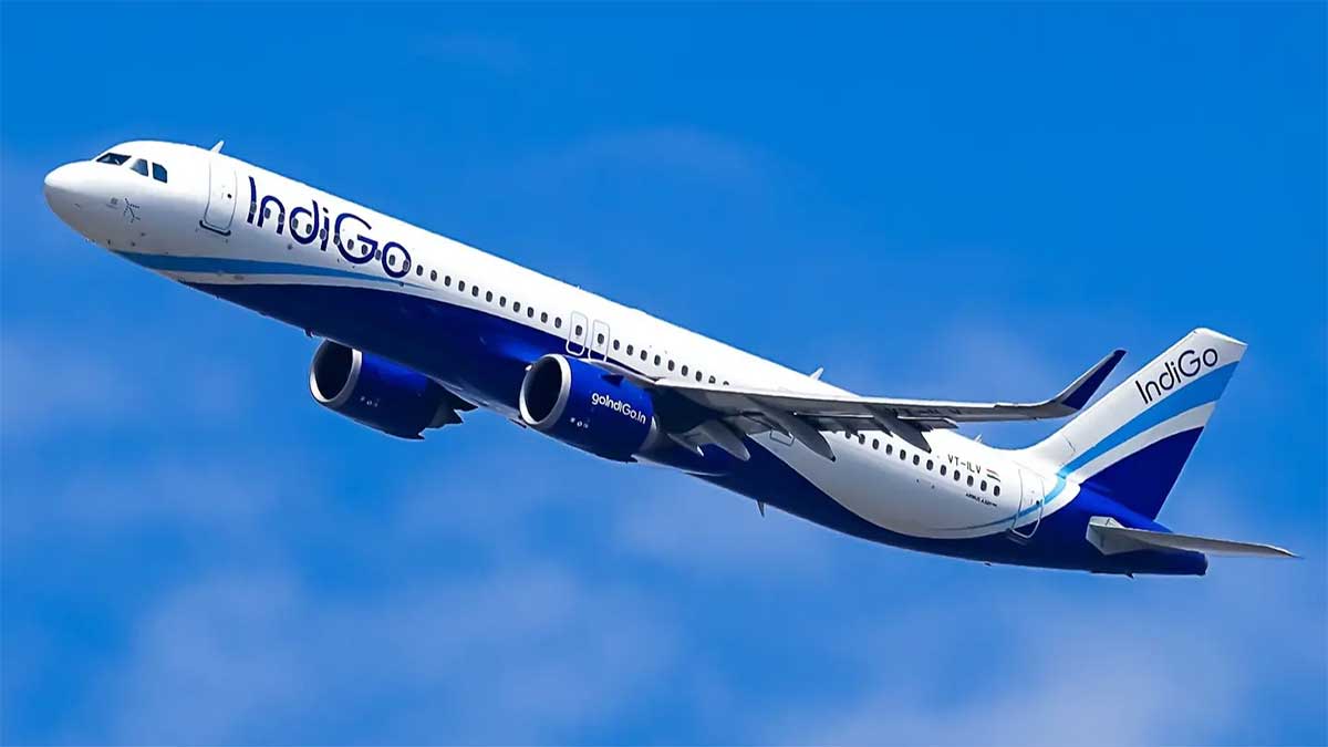 Indigo Airlines: एक और विमान हादसा होते-होते बचा, इंडिगो की फ्लाइट ने बेंगलुरु में की इमरजेंसी लैंडिंग Indigo Airlines: एक और विमान हादसा होते-होते बचा, इंडिगो की फ्लाइट ने बेंगलुरु में की इमरजेंसी लैंडिंग