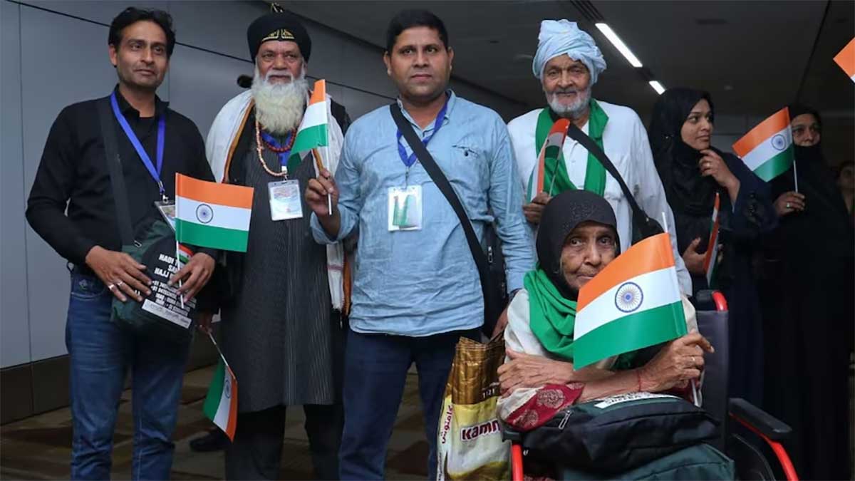 Operation Sindhu: युद्धग्रस्त ईरान से भारत लौटे 290 भारतीय नागरिक, छलके खुशी के आंसू Operation Sindhu: युद्धग्रस्त ईरान से भारत लौटे 290 भारतीय नागरिक, छलके खुशी के आंसू