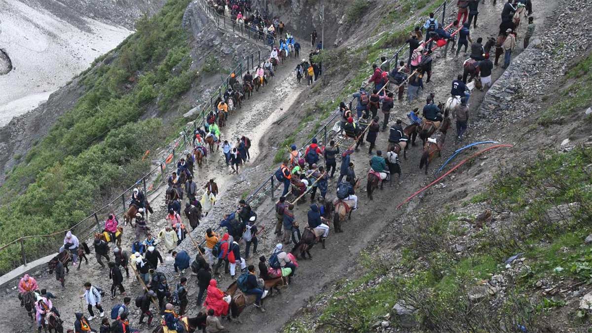 Amarnath Yatra: अमरनाथ में पहली आरती हुई और पहलगाम से पहला जत्था रवाना, 38 दिन बाद रक्षाबंधन को होगा समापन