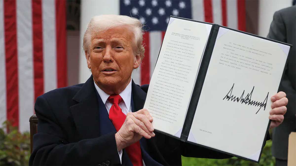 Trump Tariff Bomb: भारत समेत BRICS पर चेतावनी, ब्राजील पर 50% शुल्क, 21 देशों को झटका Trump Tariff Bomb: भारत समेत BRICS पर चेतावनी, ब्राजील पर 50% शुल्क, 21 देशों को झटका