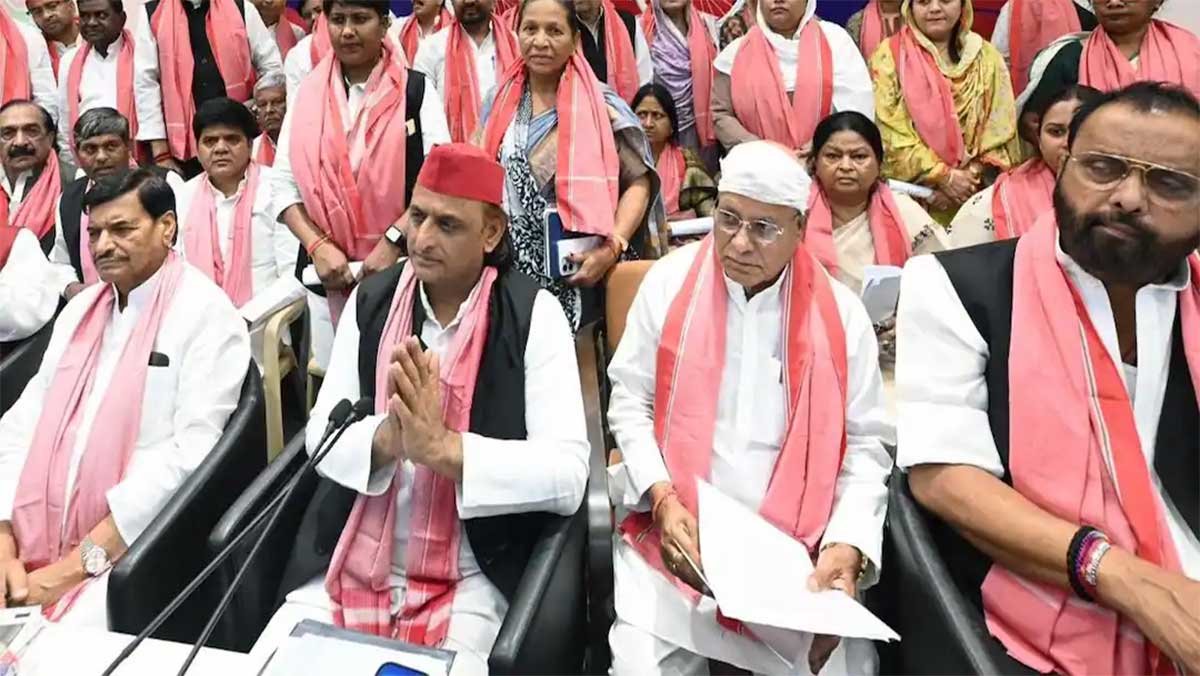 यूपी राजनीति में हलचल, विशेष सत्र से पहले अखिलेश का ‘अति निंदा प्रस्ताव’, महिला आरक्षण पर साधा निशाना