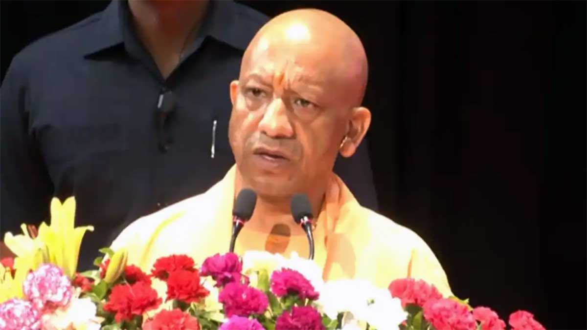 काम के बदले दाम नहीं दिया तो होगा काम तमाम, मजदूर दिवस पर CM योगी का सख्त संदेश