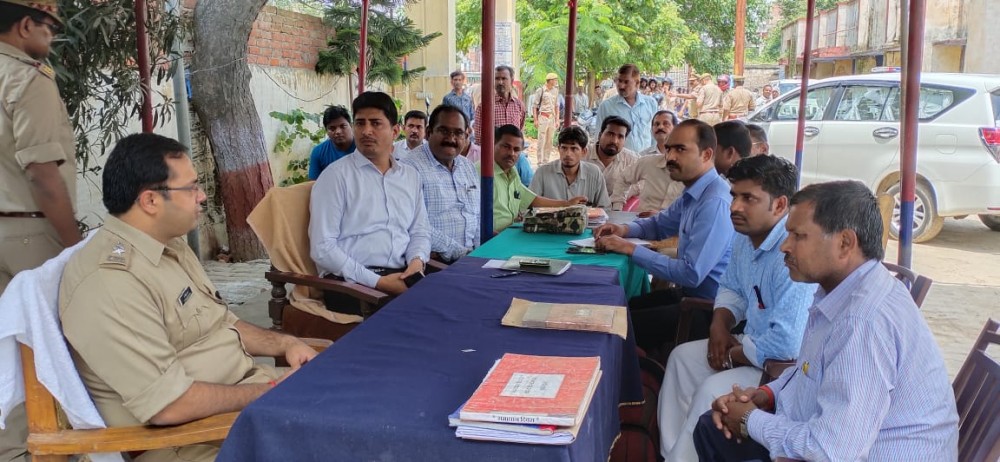 सम्पूर्ण समाधान दिवस मे 65 प्रार्थना पत्र प्राप्त हुये 9 प्रार्थना पत्र का मोके पर निस्तारण सम्पूर्ण समाधान दिवस मे 65 प्रार्थना पत्र प्राप्त हुये 9 प्रार्थना पत्र का मोके पर निस्तारण
