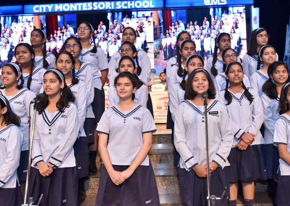 जीवन-मूल्यों पर आधारित शिक्षा ही बनायेगी छात्रों को आदर्श नागरिक- डा. जगदीश गाँधी जीवन-मूल्यों पर आधारित शिक्षा ही बनायेगी छात्रों को आदर्श नागरिक- डा. जगदीश गाँधी