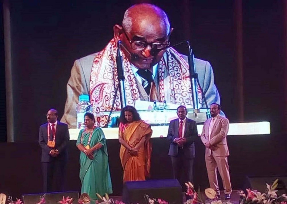 फादर जार्ज हेफ एक्सीलेन्स अवार्ड-2018 से नवाजे गये डा. जगदीश गाँधी फादर जार्ज हेफ एक्सीलेन्स अवार्ड-2018 से नवाजे गये डा. जगदीश गाँधी