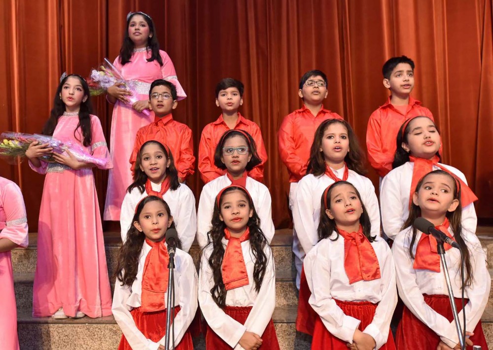 सामाजिक क्षेत्रों में विकास के साथ-साथ नैतिक व चारित्रिक रूप से भी महान बनें- डा. जगदीश गाँधी सामाजिक क्षेत्रों में विकास के साथ-साथ नैतिक व चारित्रिक रूप से भी महान बनें- डा. जगदीश गाँधी