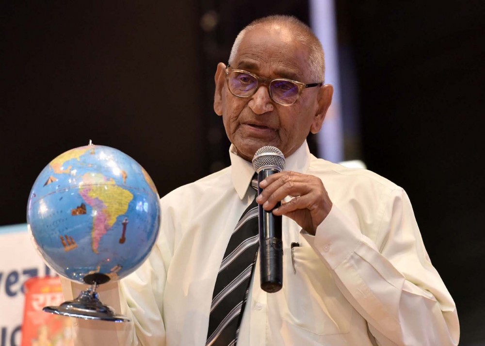 अफ्रीका के संवैधानिक न्यायालयों के अन्तर्राष्ट्रीय सम्मेलन’ में विशिष्ट अतिथि होंगे डा. जगदीश गाँधी अफ्रीका के संवैधानिक न्यायालयों के अन्तर्राष्ट्रीय सम्मेलन’ में विशिष्ट अतिथि होंगे डा. जगदीश गाँधी
