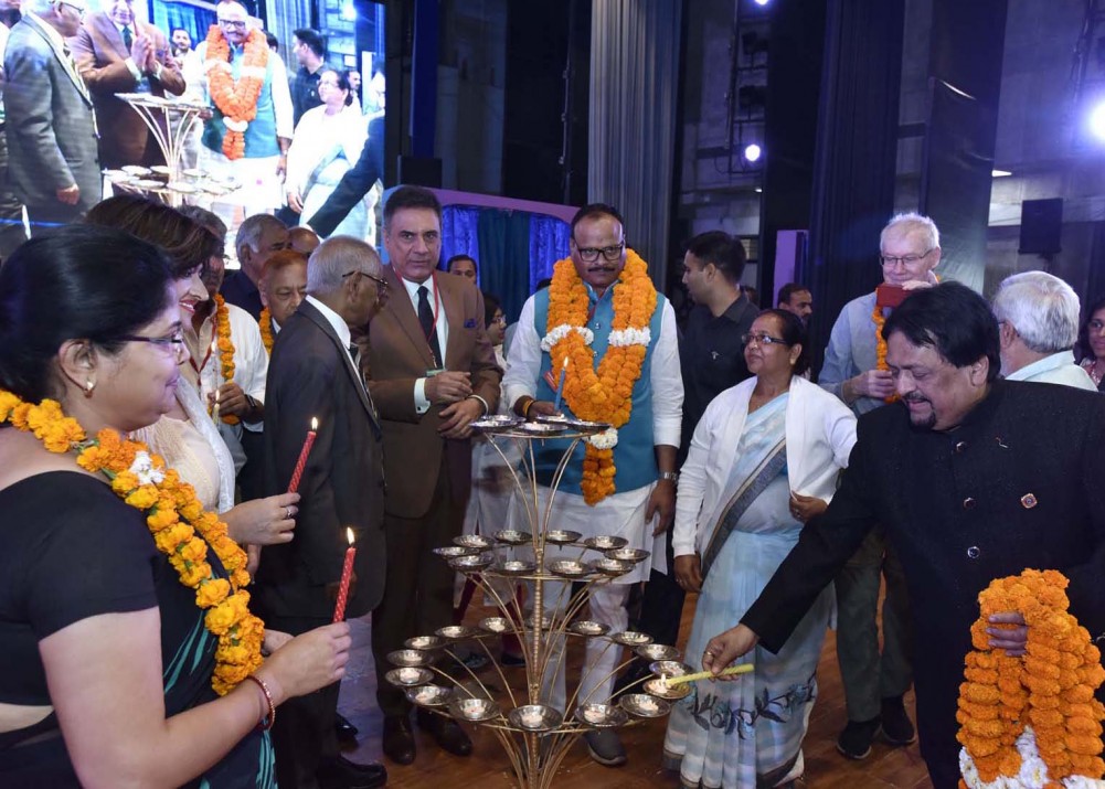 आई.सी.एफ.एफ किशोरों व युवाओं को जीवन मूल्यों की शिक्षा देने का कारगर तरीका- श्री बृजेश पाठक आई.सी.एफ.एफ किशोरों व युवाओं को जीवन मूल्यों की शिक्षा देने का कारगर तरीका- श्री बृजेश पाठक