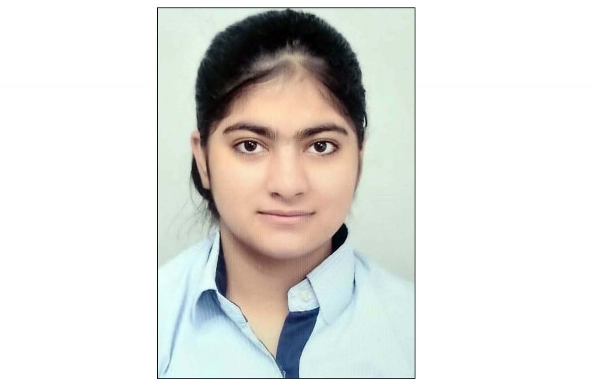CMS की छात्रा फरा नदीम ने अपने कविता संग्रह स्ट्राइडिंग हार्ट्स से देश का गौरव पूरे विश्व में बढ़ाया CMS की छात्रा फरा नदीम ने अपने कविता संग्रह स्ट्राइडिंग हार्ट्स से देश का गौरव पूरे विश्व में बढ़ाया
