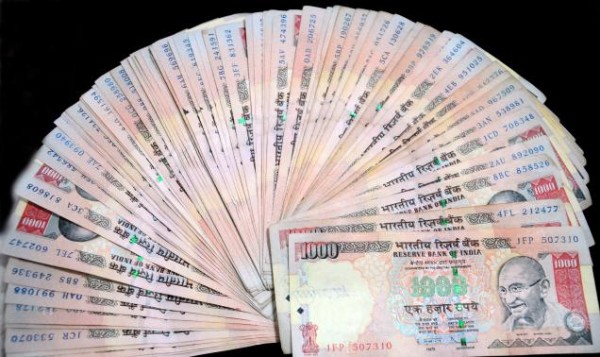 खातों में जमा किए गए बेहिसाब धन देना पडेगा 50% टैक्स खातों में जमा किए गए बेहिसाब धन देना पडेगा 50% टैक्स